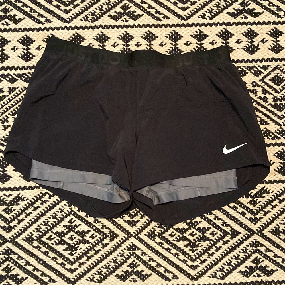 Nike Womens Activewear Running Shorts Elastic Waist Low Rise Black Large